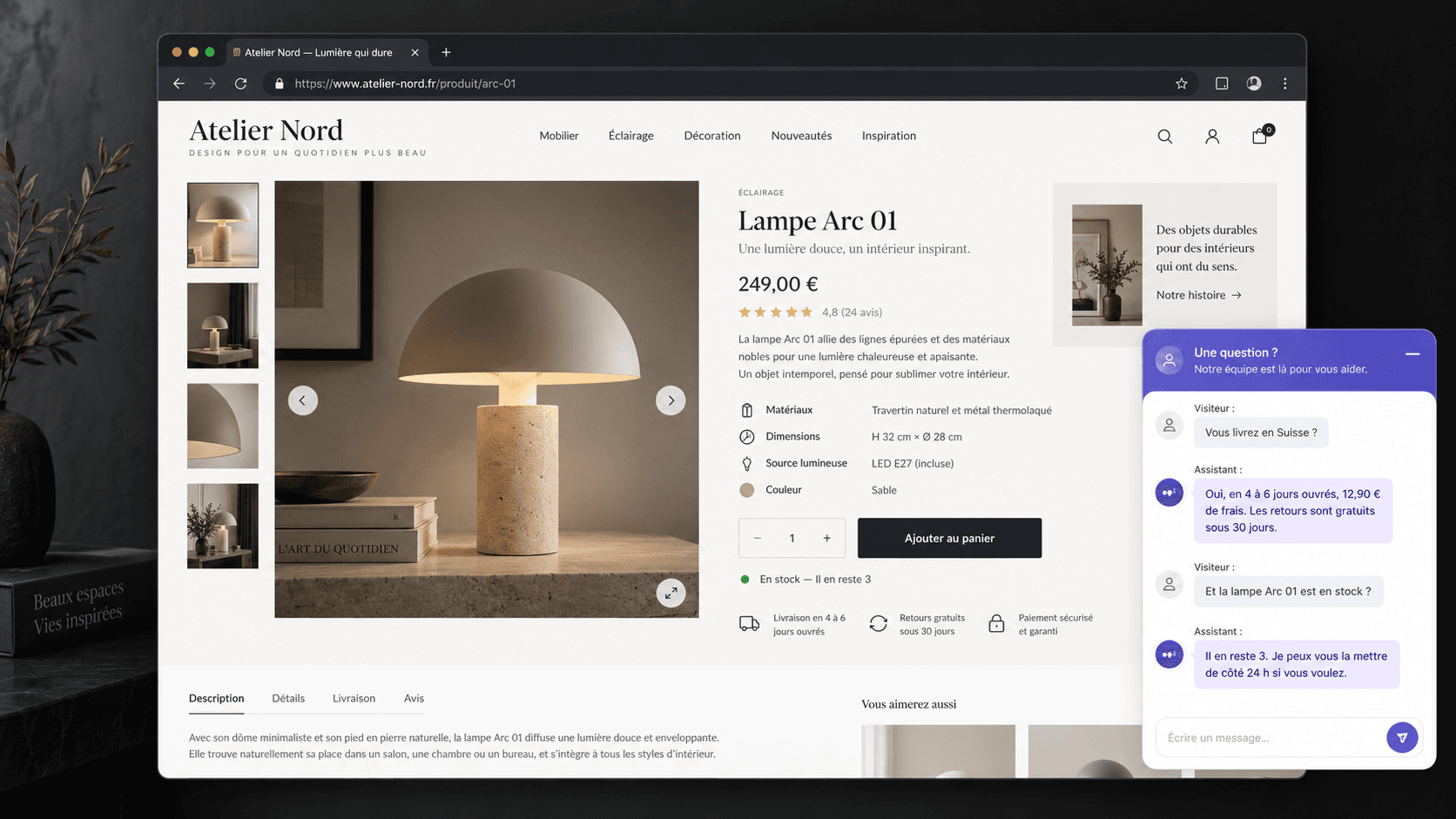 Page produit d'une boutique en ligne avec le widget de chat ouvert : le visiteur demande les délais de livraison en Suisse et la disponibilité, l'agent répond avec le délai, les frais et le stock restant
